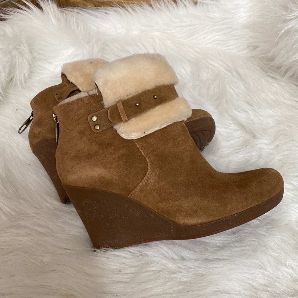 Women’s size 8 Ugg Antonia Booties